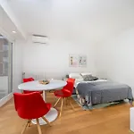 Guesthost - Cozy & Bright - With Balcony *