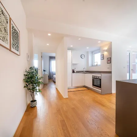 Appartement Guesthost - Cozy & Bright - With Balcony *