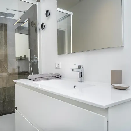 Cozy & Bright - W/ Balcony Udine