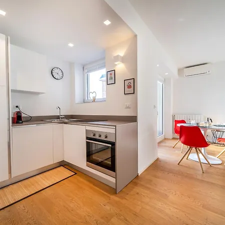 Guesthost - Cozy & Bright - With Balcony Appartement *