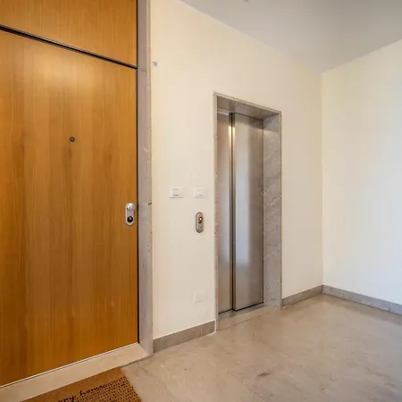 Appartement Guesthost - Cozy & Bright - With Balcony