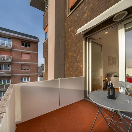 Guesthost - Cozy & Bright - With Balcony Lejlighed *
